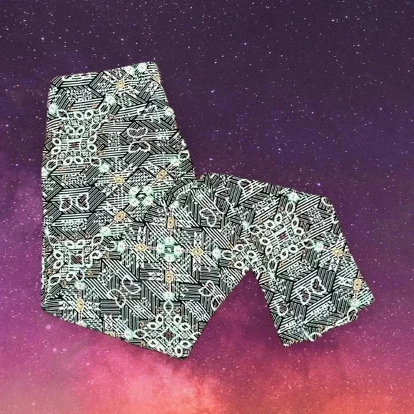 FREE ✅Geometric Print Leggings - Picture 1 of 13